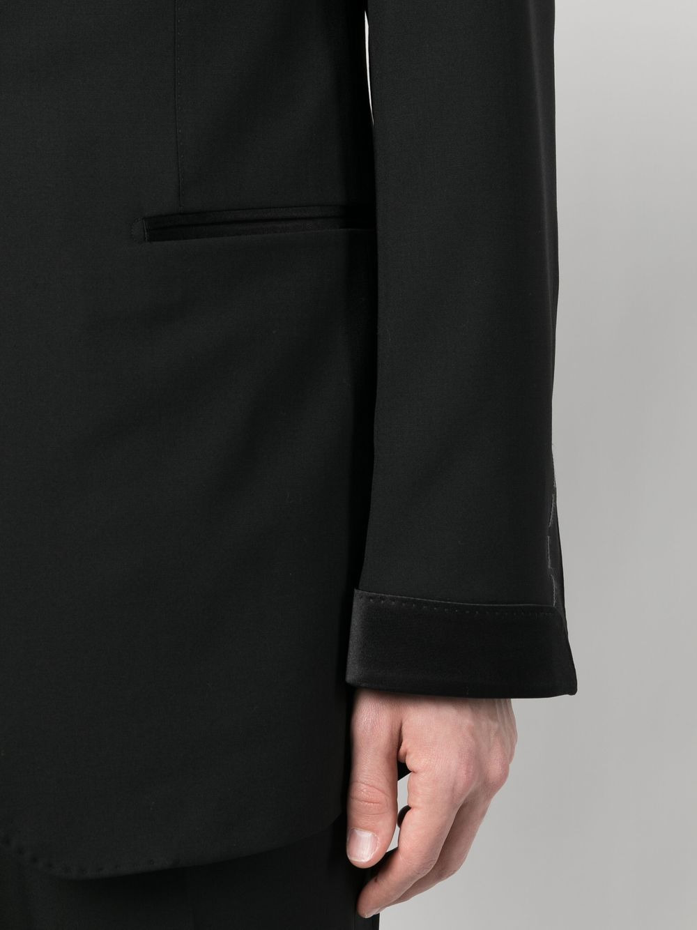 peak-lapel wool suit - 5