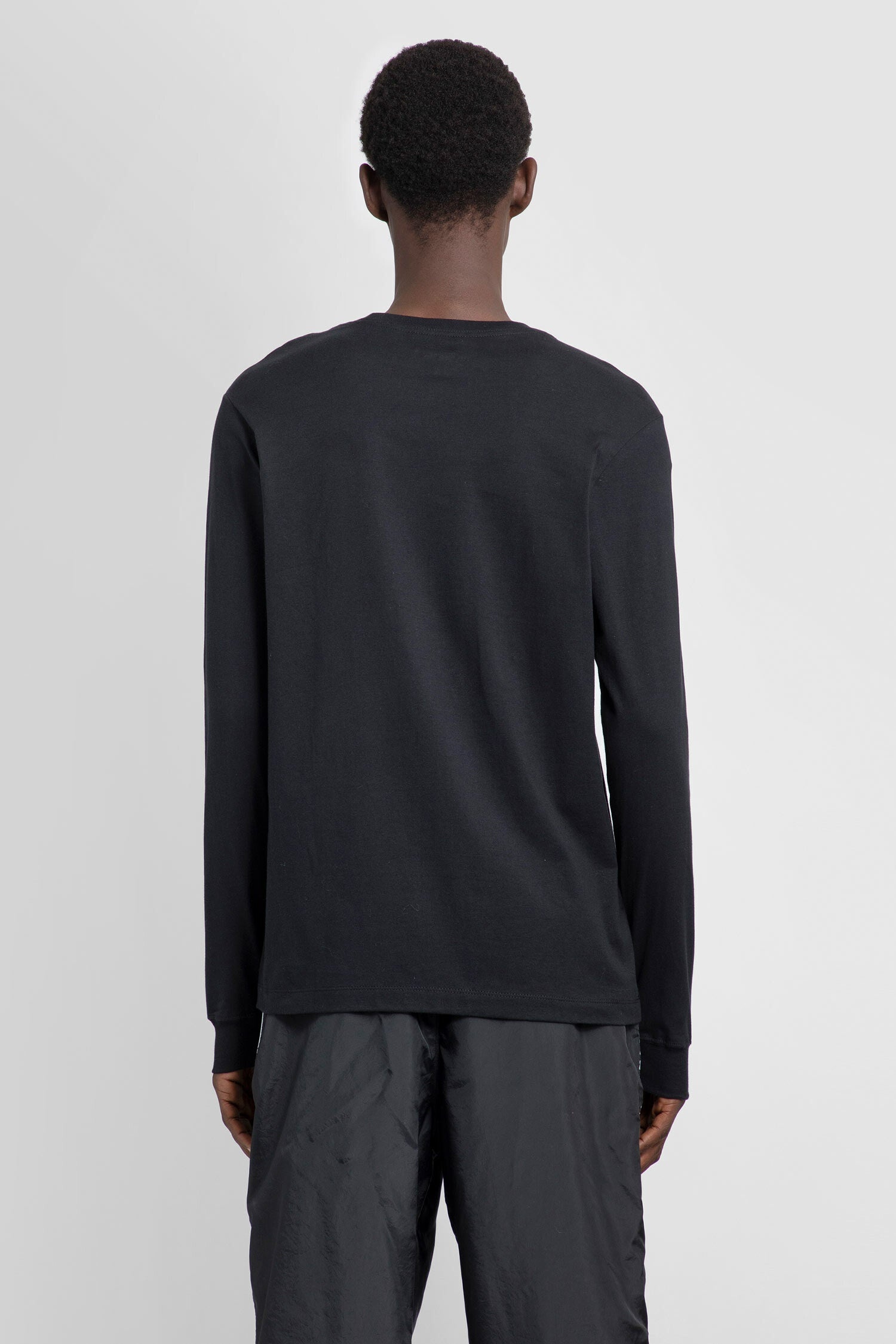 Long-Sleeve-T-Shirt - 3