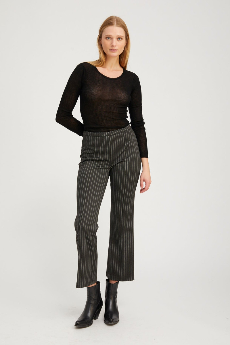 SPRWMN BLACK TISSUE CASHMERE LONG SLEEVE BABY TEE outlook