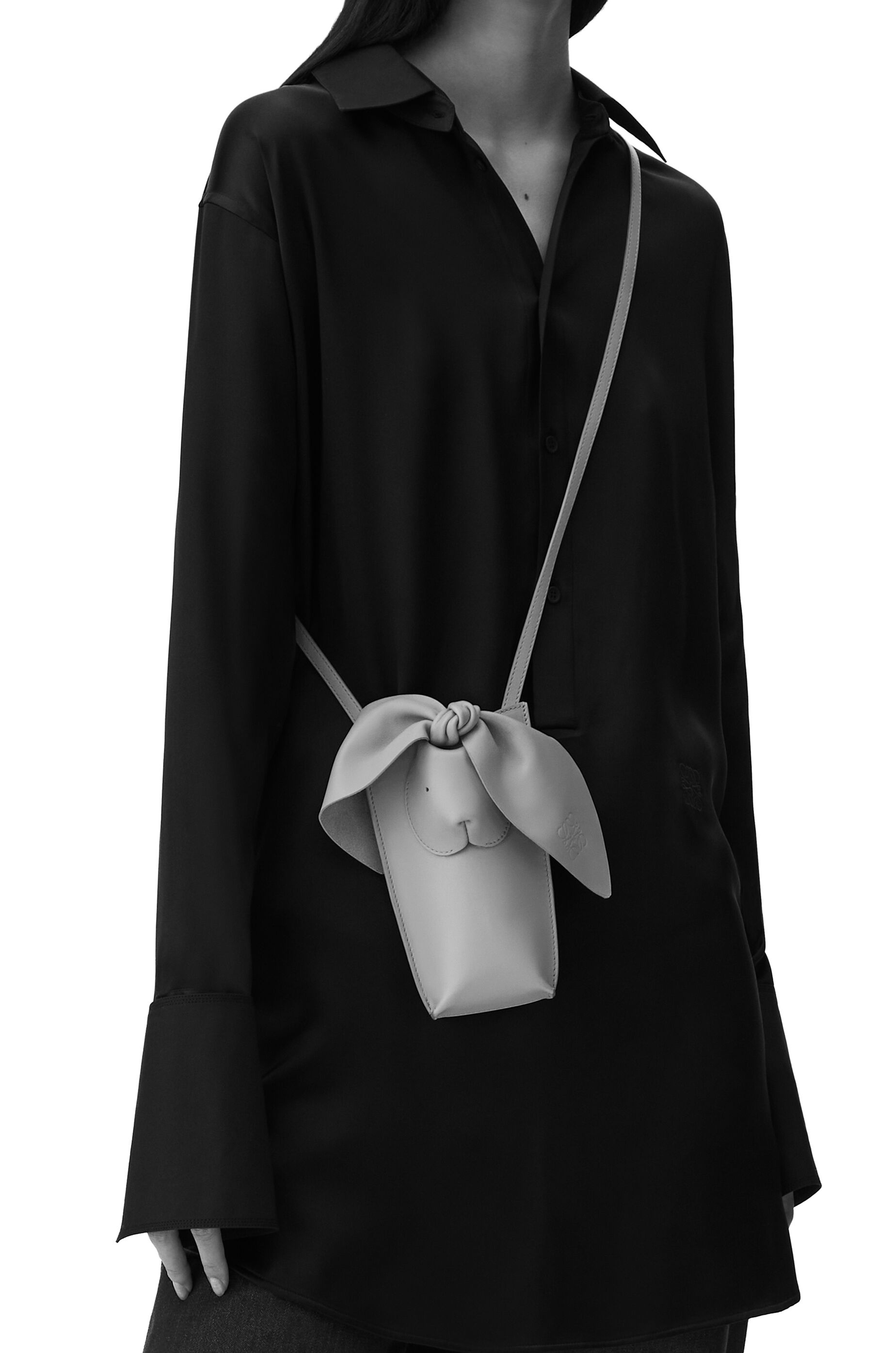 Bunny pocket in classic calfskin - 2