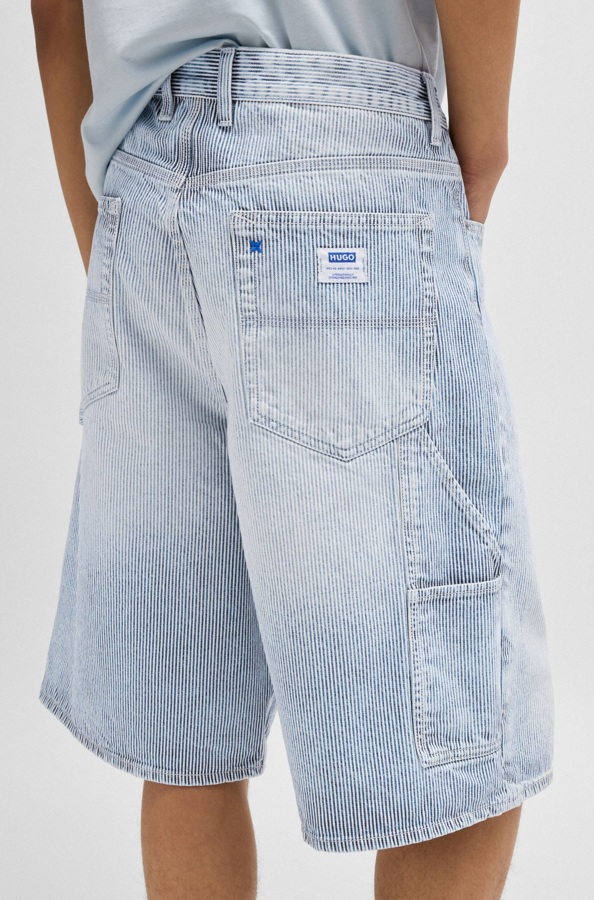 WIDE-LEG SHORTS IN STRIPED BLUE DENIM - 5