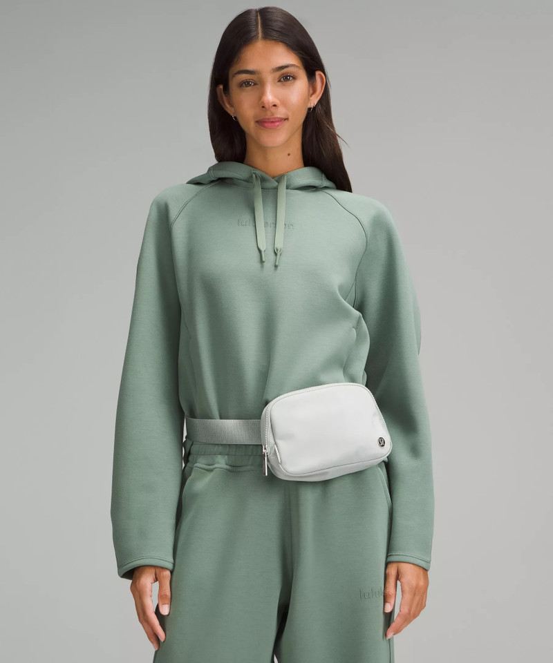 lululemon Everywhere Belt Bag 1L outlook