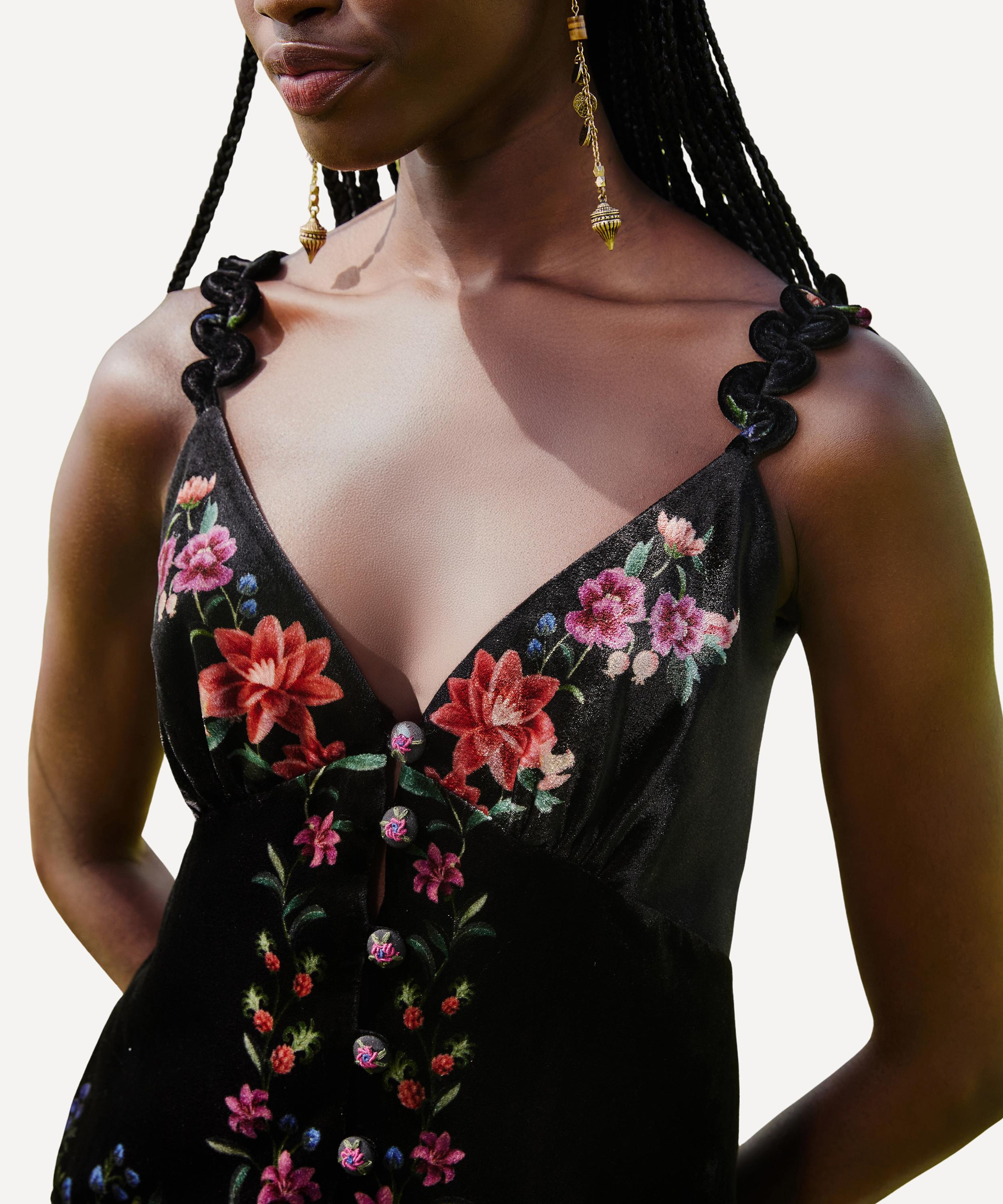 Black Belle Garden Scallop Sleeveless Top - 3