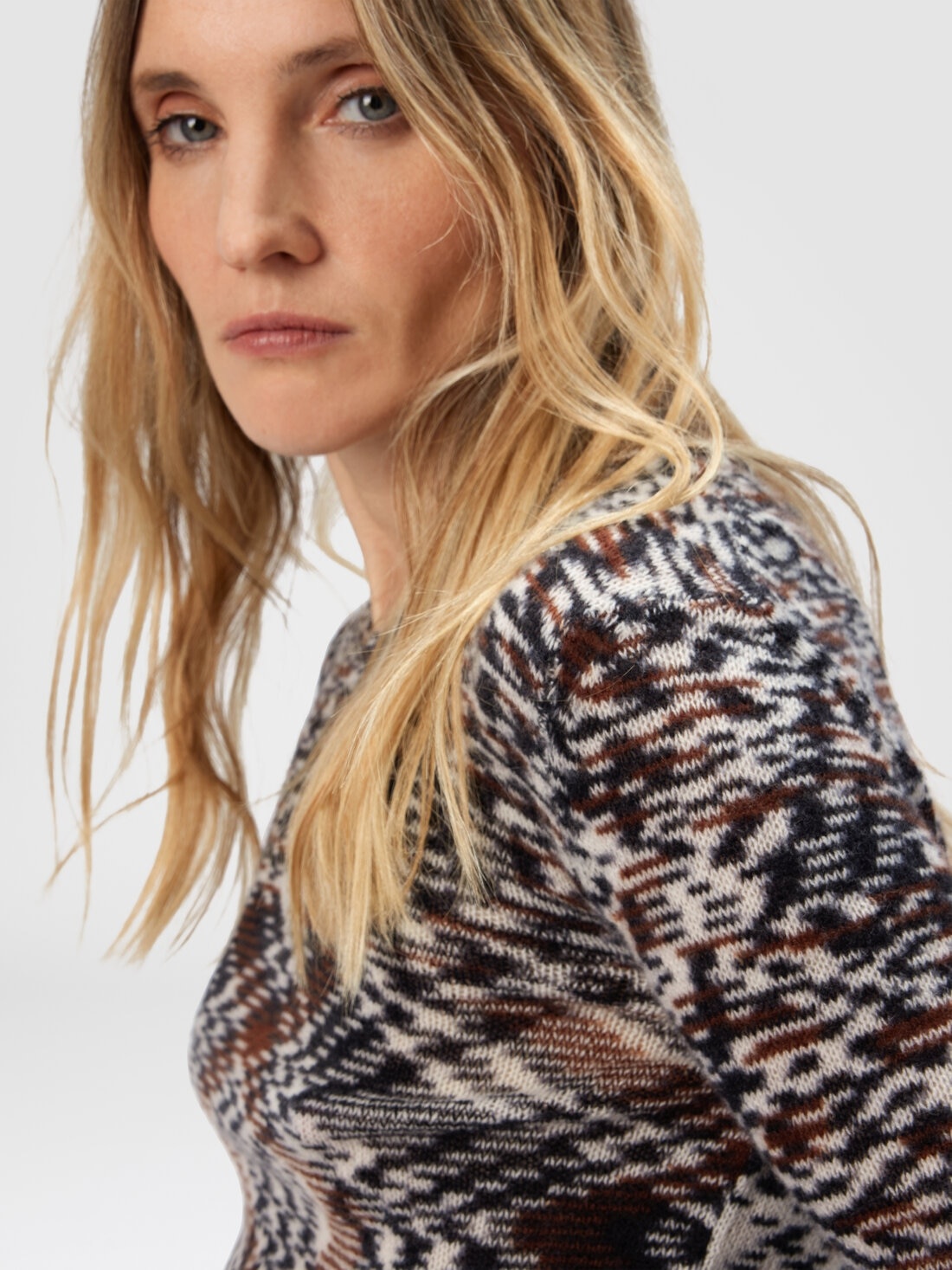 Crew Neck Sweater with Flame Pattern in Cashmere Blend - 5