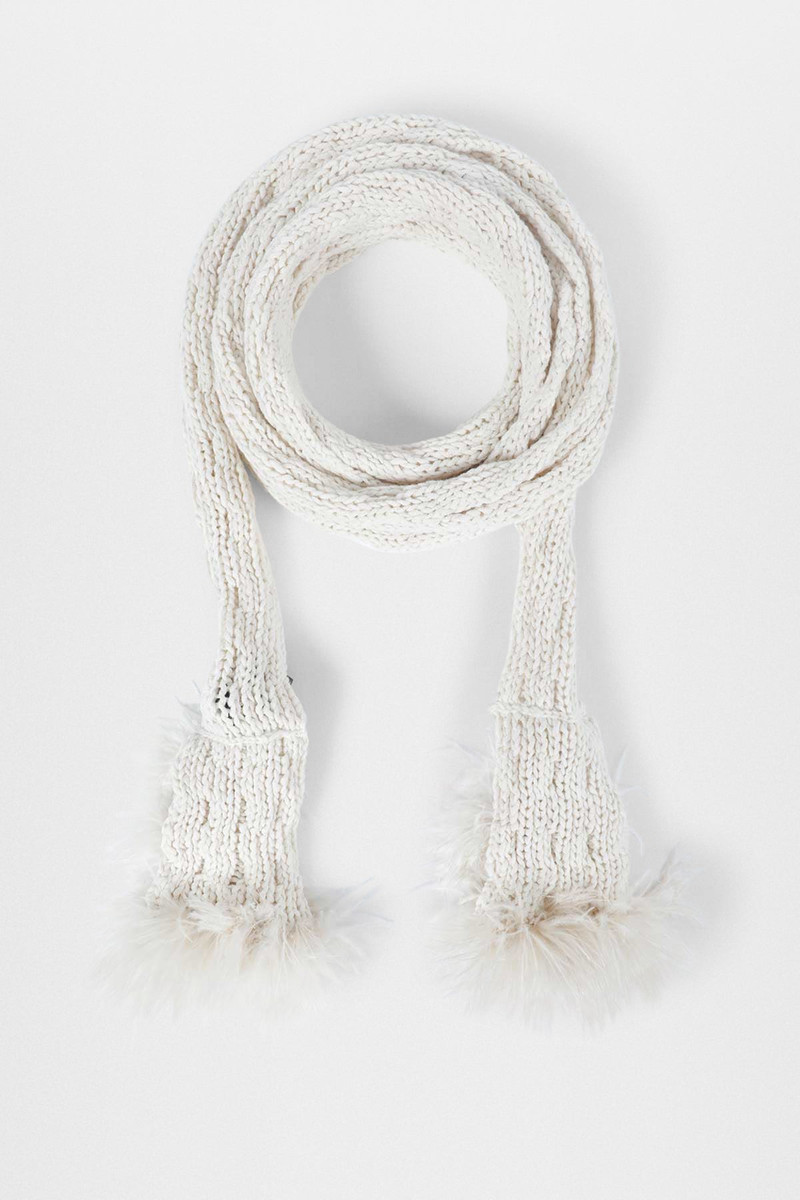 Rae Ribbed Scarf With Feathered Ruffles 1