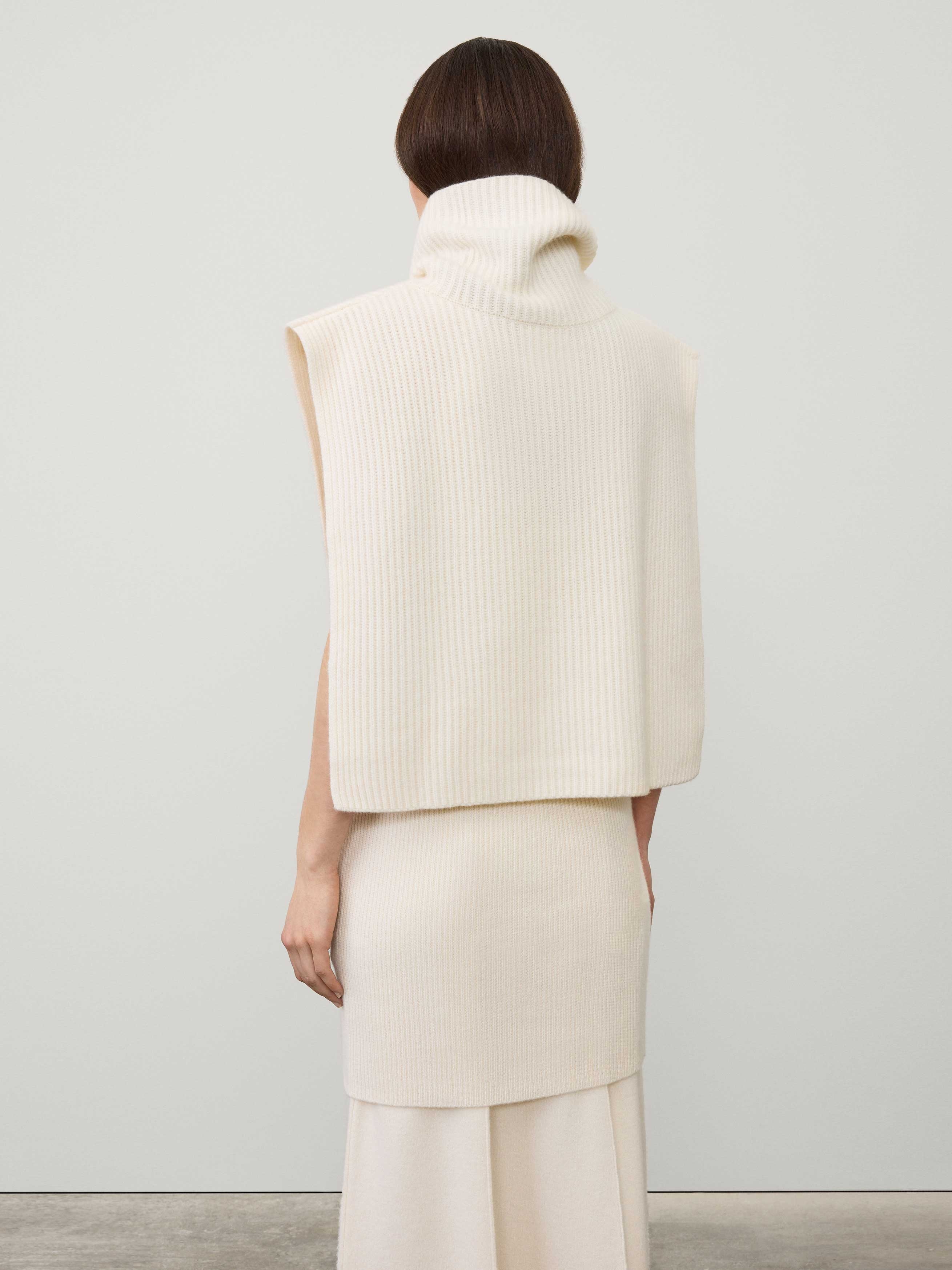 The Magda Open Vest - 5