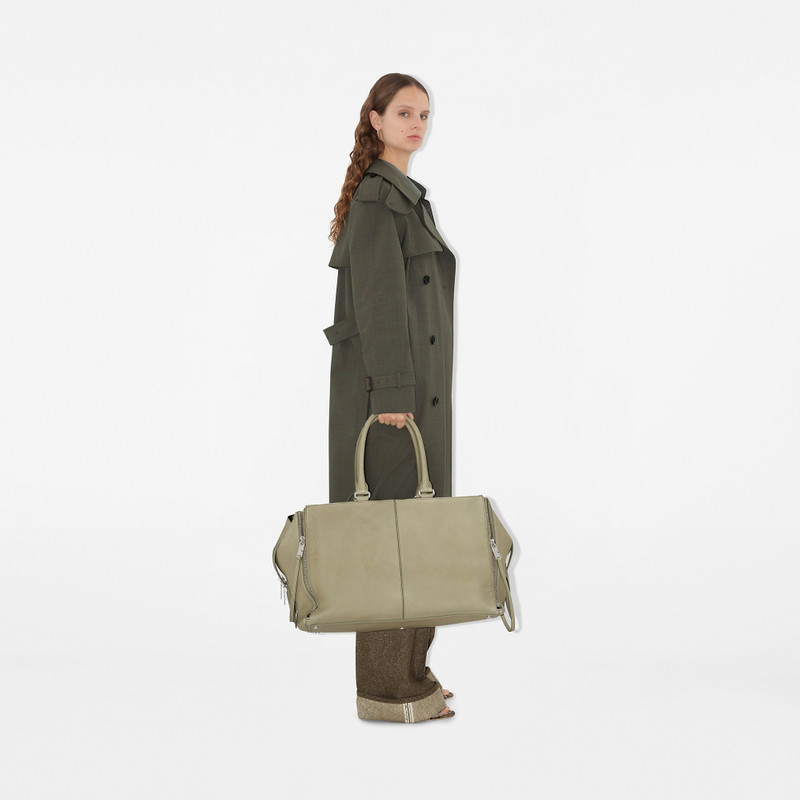 Burberry Zip Tote outlook