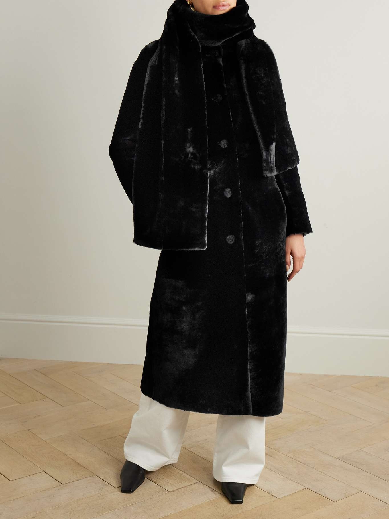Daphne scarf-detailed shearling coat Black - 3
