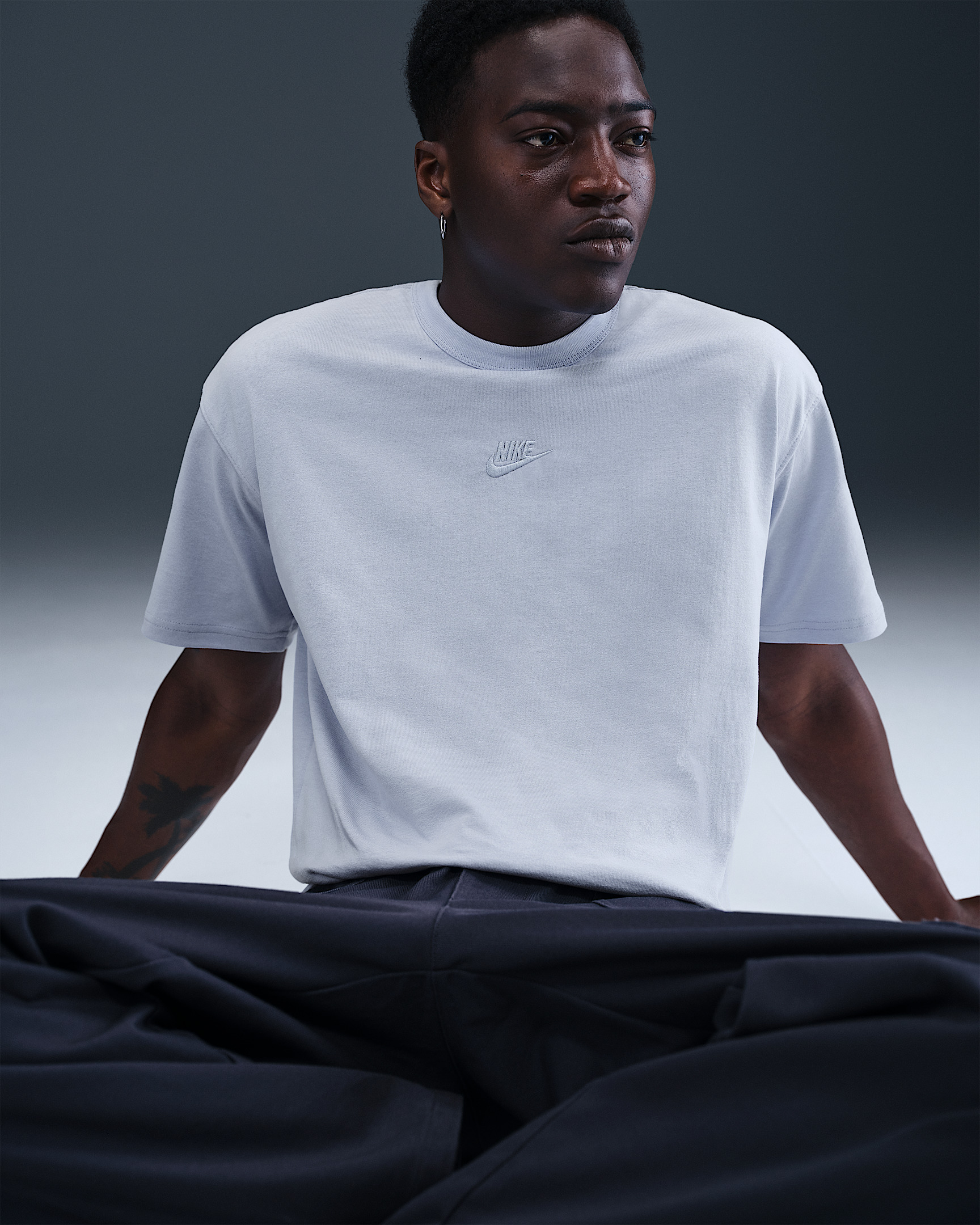 Nike Sportswear Premium Essentials Men's T-Shirt - 3