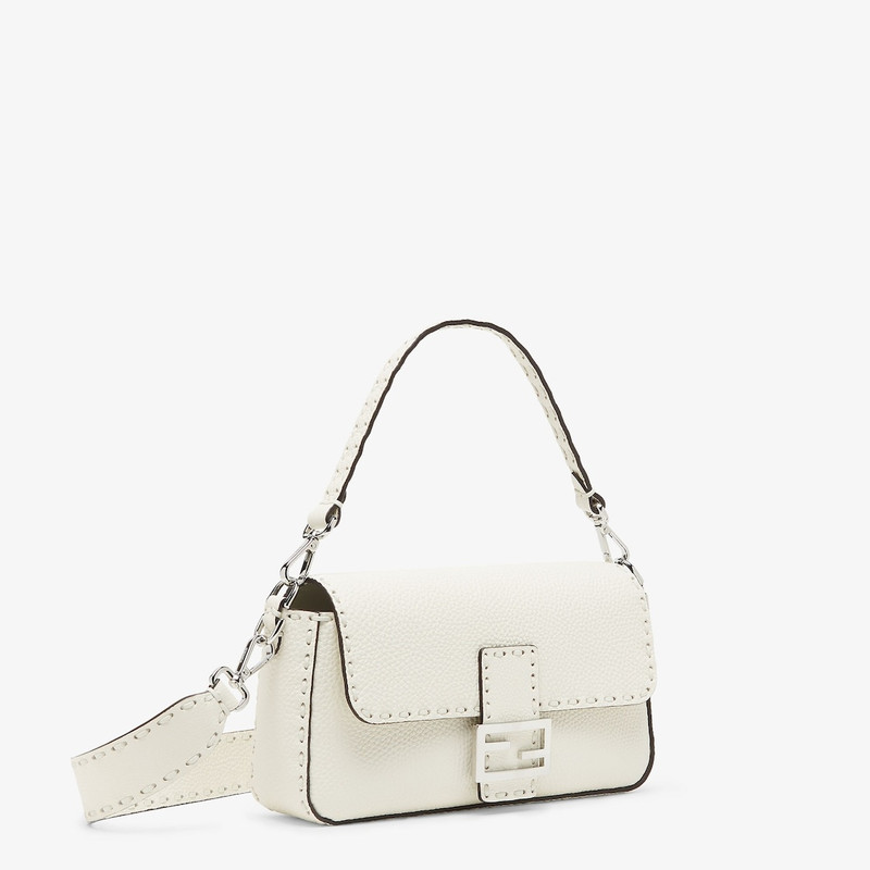 FENDI Baguette outlook