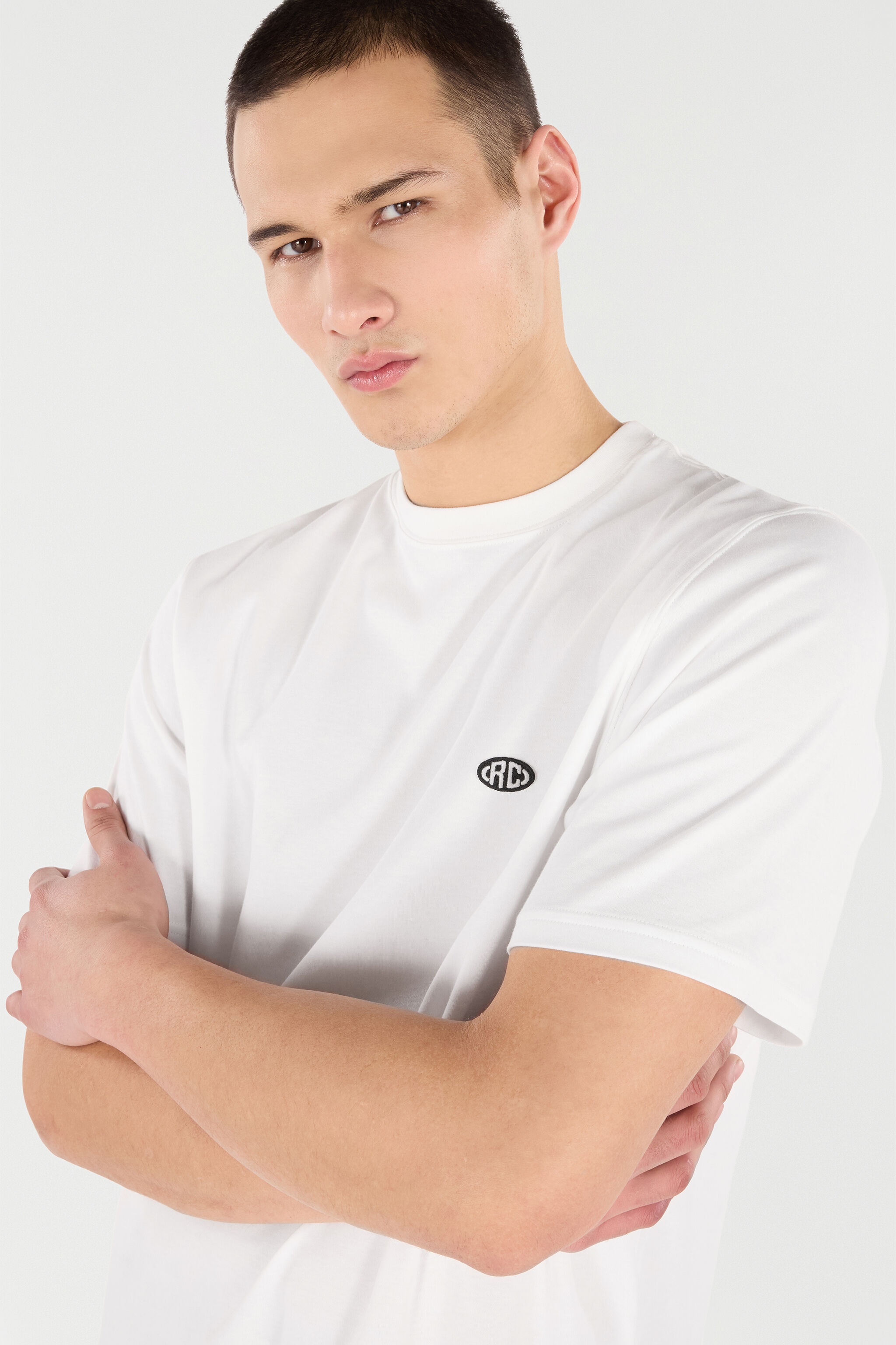T-Shirt with Logo Patch - 5