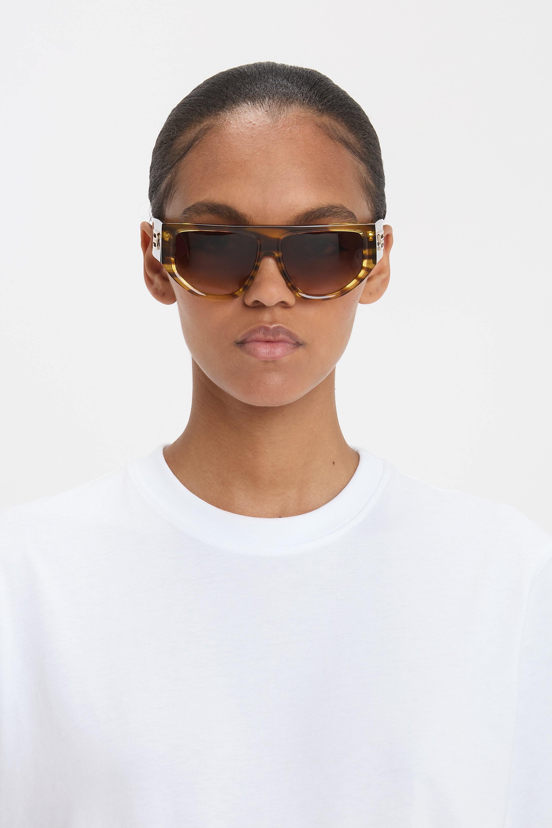 B Frame Logo Sunglasses In Striped Tobacco - 2