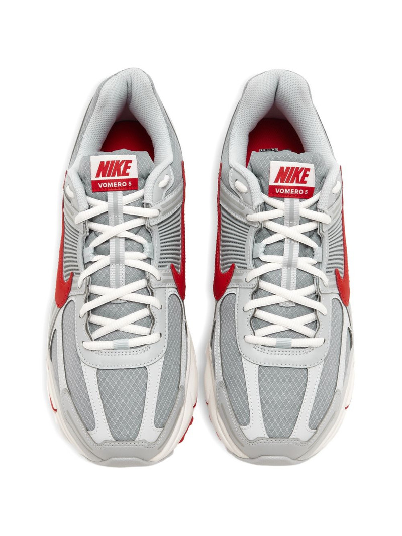 Nike Vomero 5 SE sneakers outlook