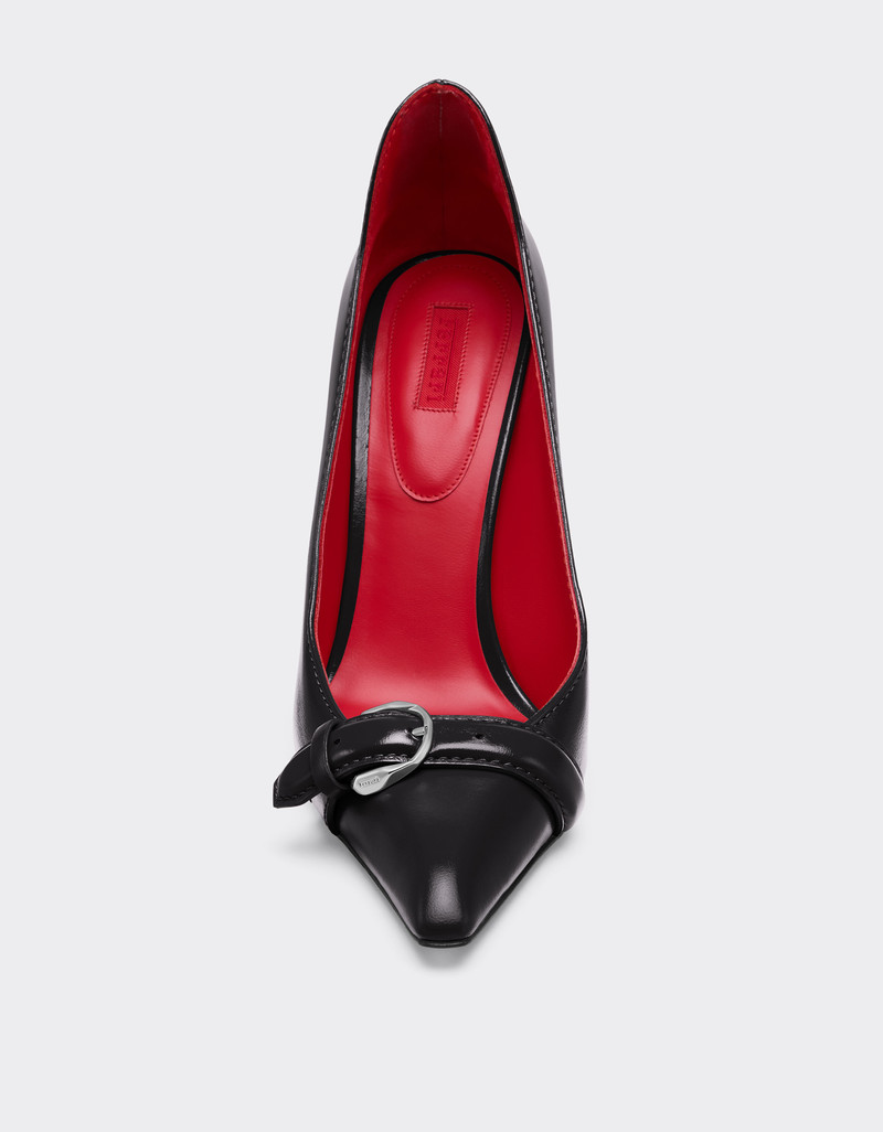 Court shoes in ultra-wet-effect glossy leather 3