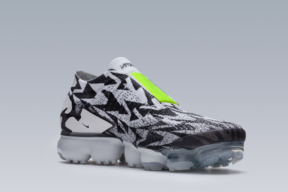 AVM-001 Nike® Air VaporMax Flyknit Moc 2  / Acronym® Light Bone/Light Bone/Volt - 6