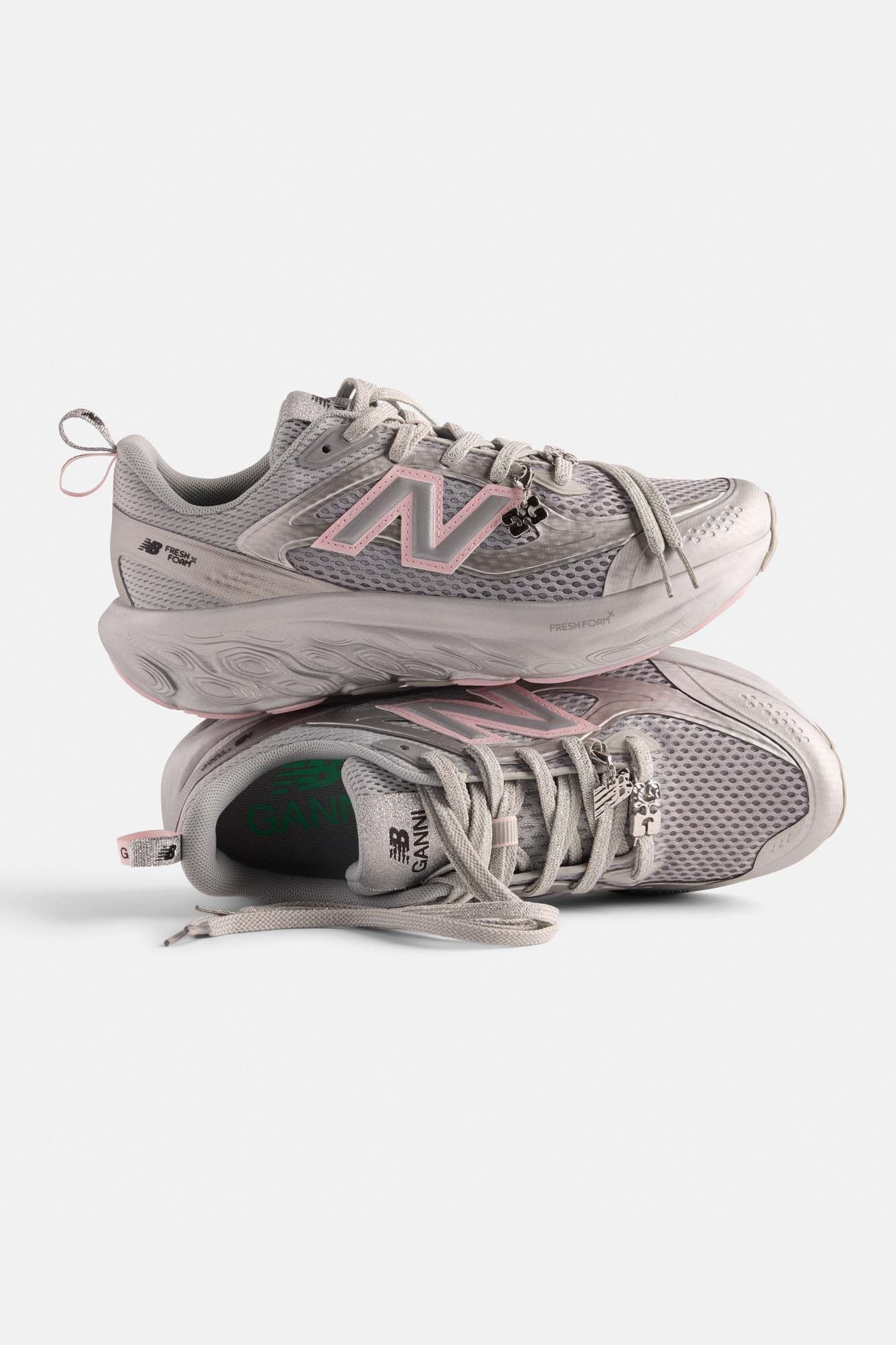 GANNI X NEW BALANCE SILVER AND PINK FFT TRAINERS - 6