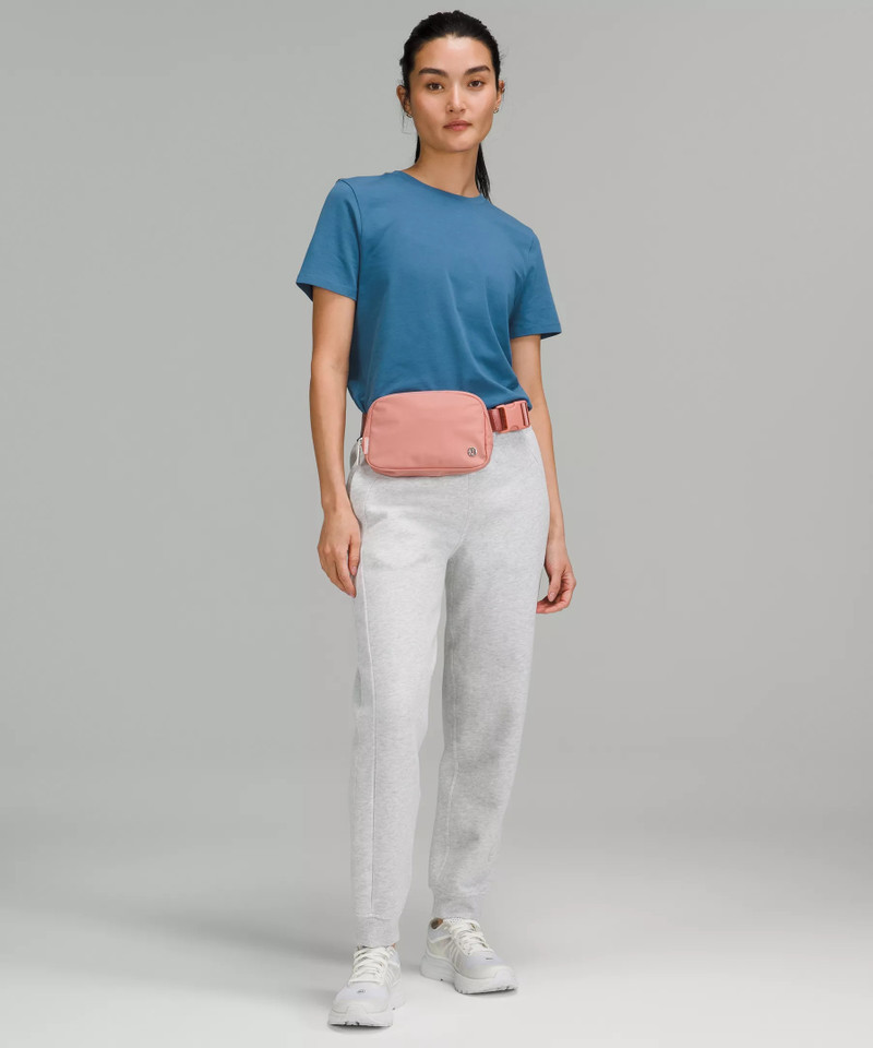 lululemon Everywhere Belt Bag 1L outlook