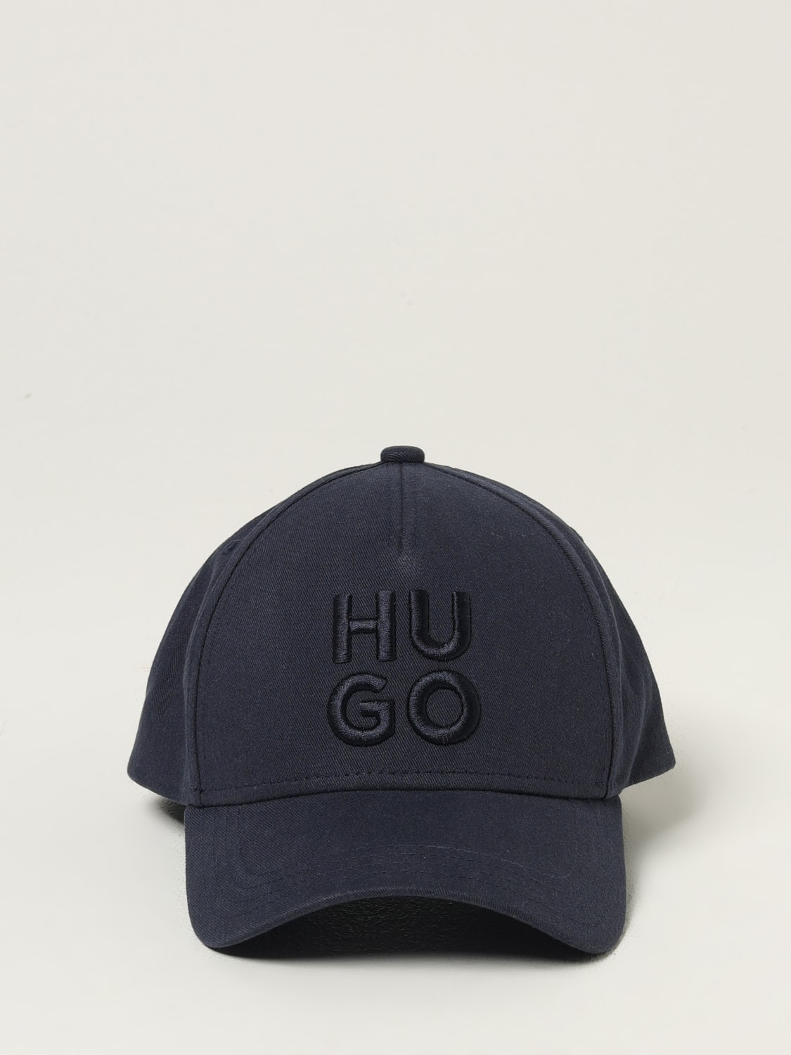 Hat men Hugo - 2