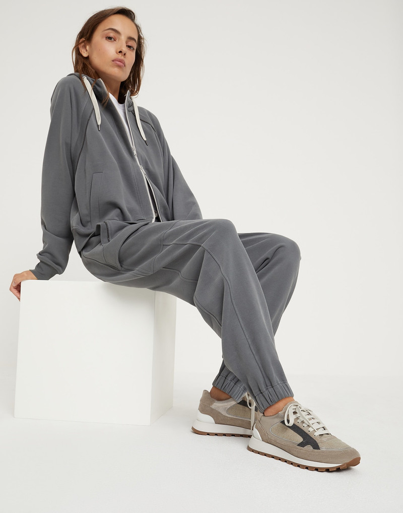 Suede and virgin wool flannel runners with precious contour 4