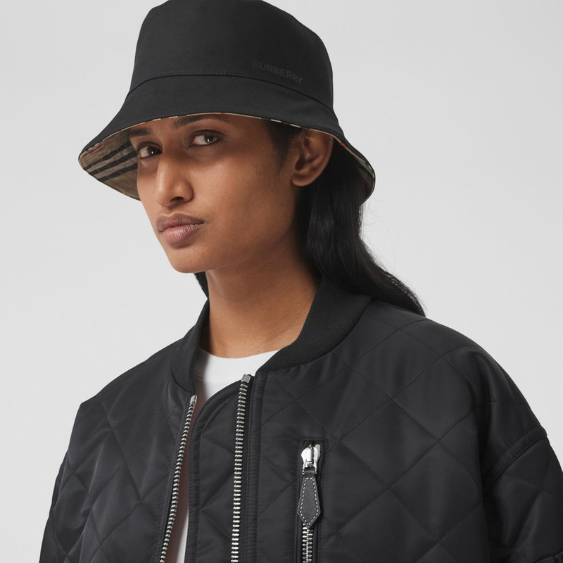 Burberry Reversible Icon Stripe Cotton Bucket Hat outlook