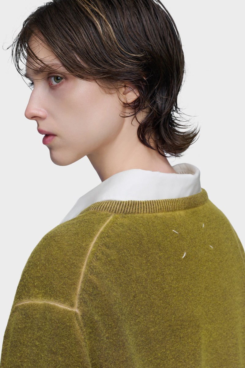 Virgin wool V-neck sweater 5