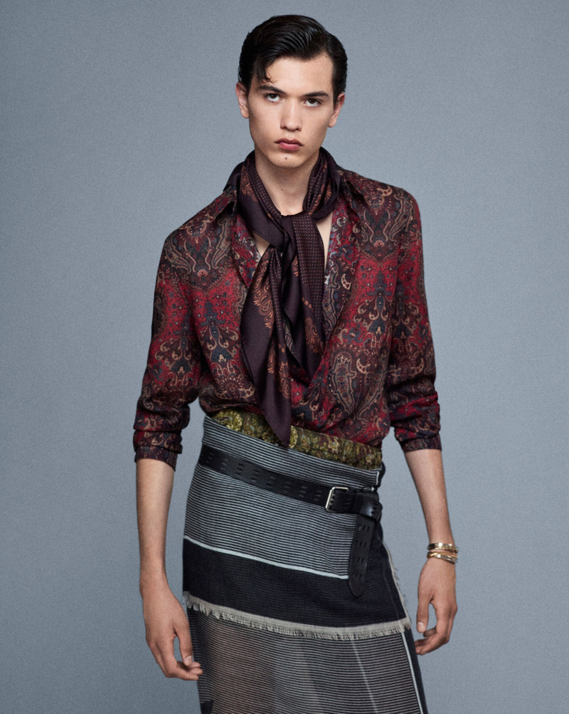 SAINT LAURENT SQUARE SCARF IN DOTTED PAISLEY SILK TWILL outlook