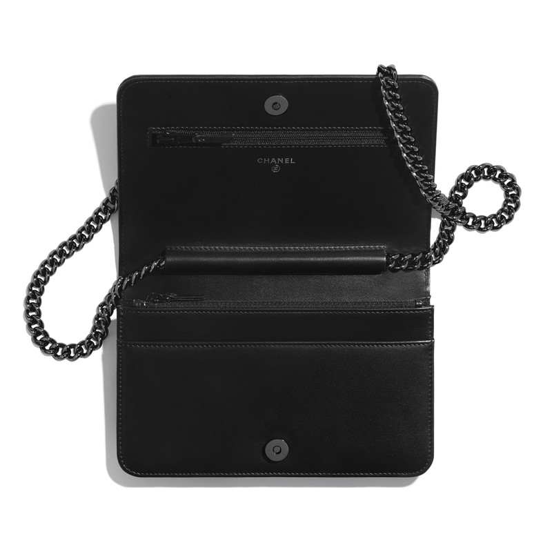 BOY CHANEL Wallet on Chain 3