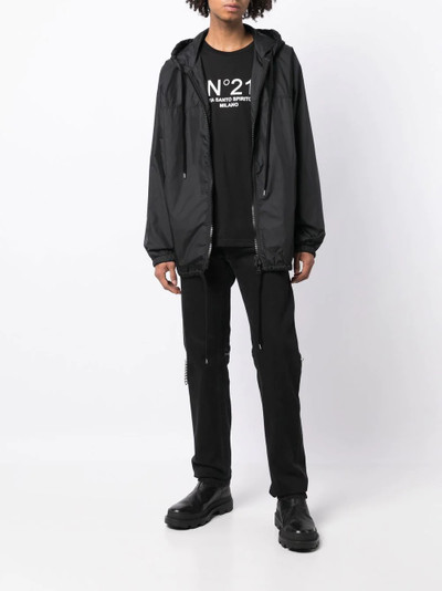 N°21 rear-logo hooded jacket outlook