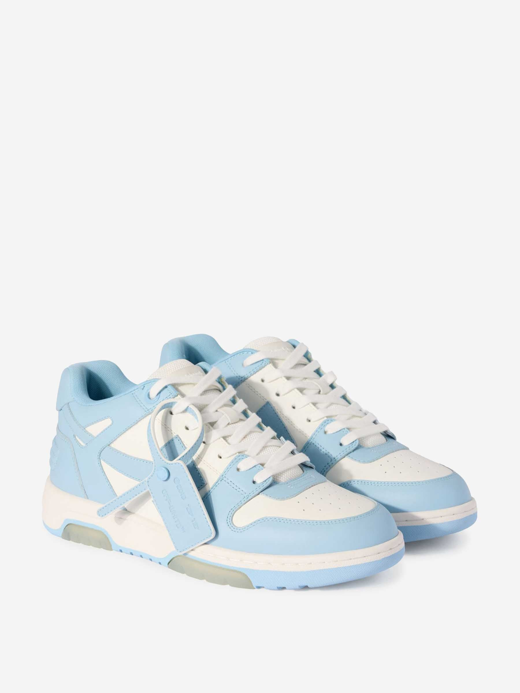 SNEAKERS OUT OF OFFICE - 2