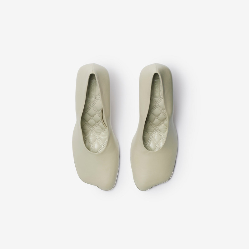 Leather Duck Pumps 5