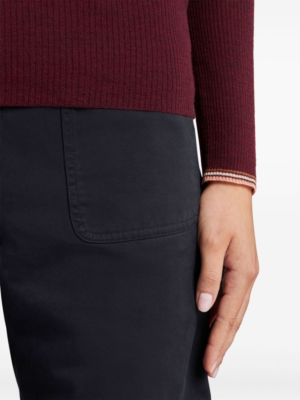V-neck sweater - 4