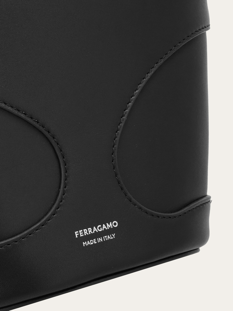 Tote bag with cut-out detailing (S) 8