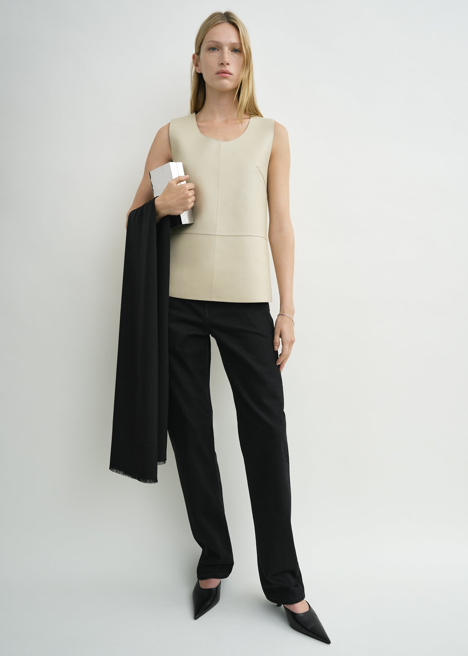 Scoop-neck leather top sand - 2