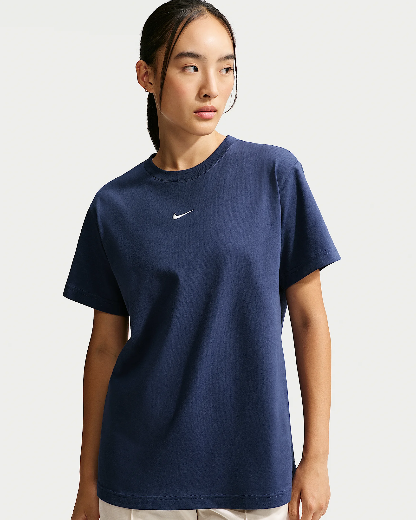 Nike Sportswear Classic Women's Oversized T-Shirt - 1