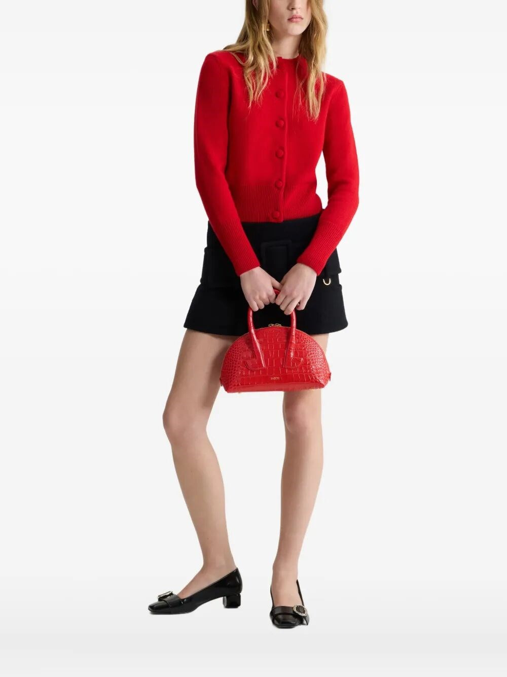 The JP CARDIGAN by PATOU is a luxurious sweater crafted from high-quality materials. This stunning p - 1