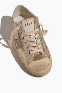 Golden Goose V-Star 2 Sneaker in Platinum/Seed Pearl