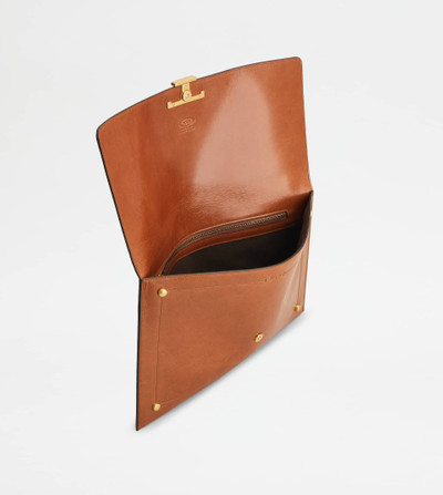 Tod's T TIMELESS ENVELOPE CLUTCH IN LEATHER MAXI - BROWN outlook