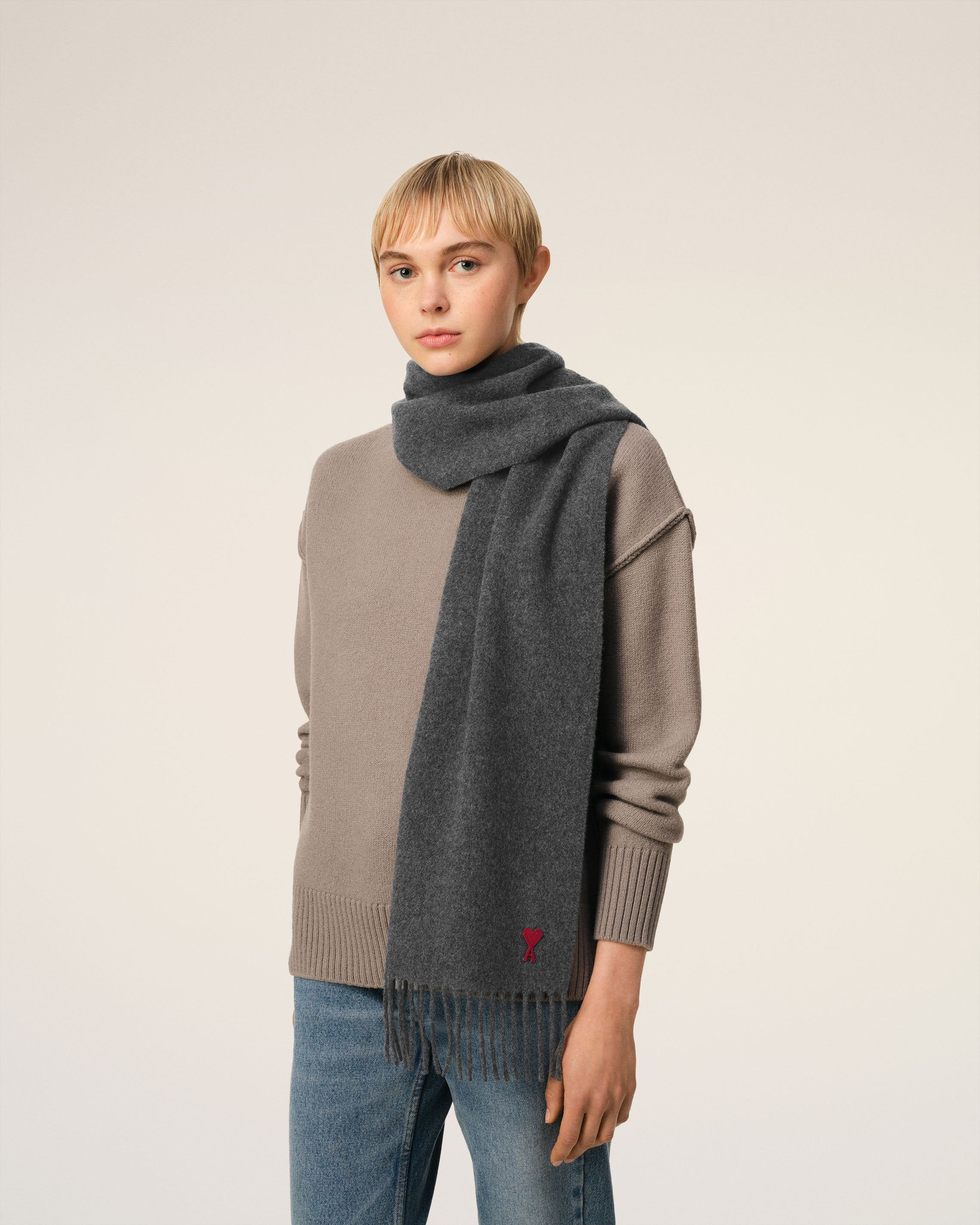 GREY WOOL AMI DE COEUR SCARF - 2