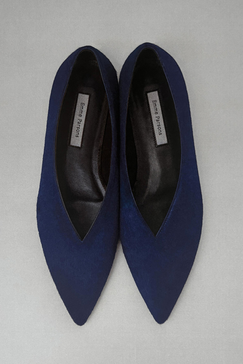 POINTY V-FLAT IN BLUE CALF HAIR 3