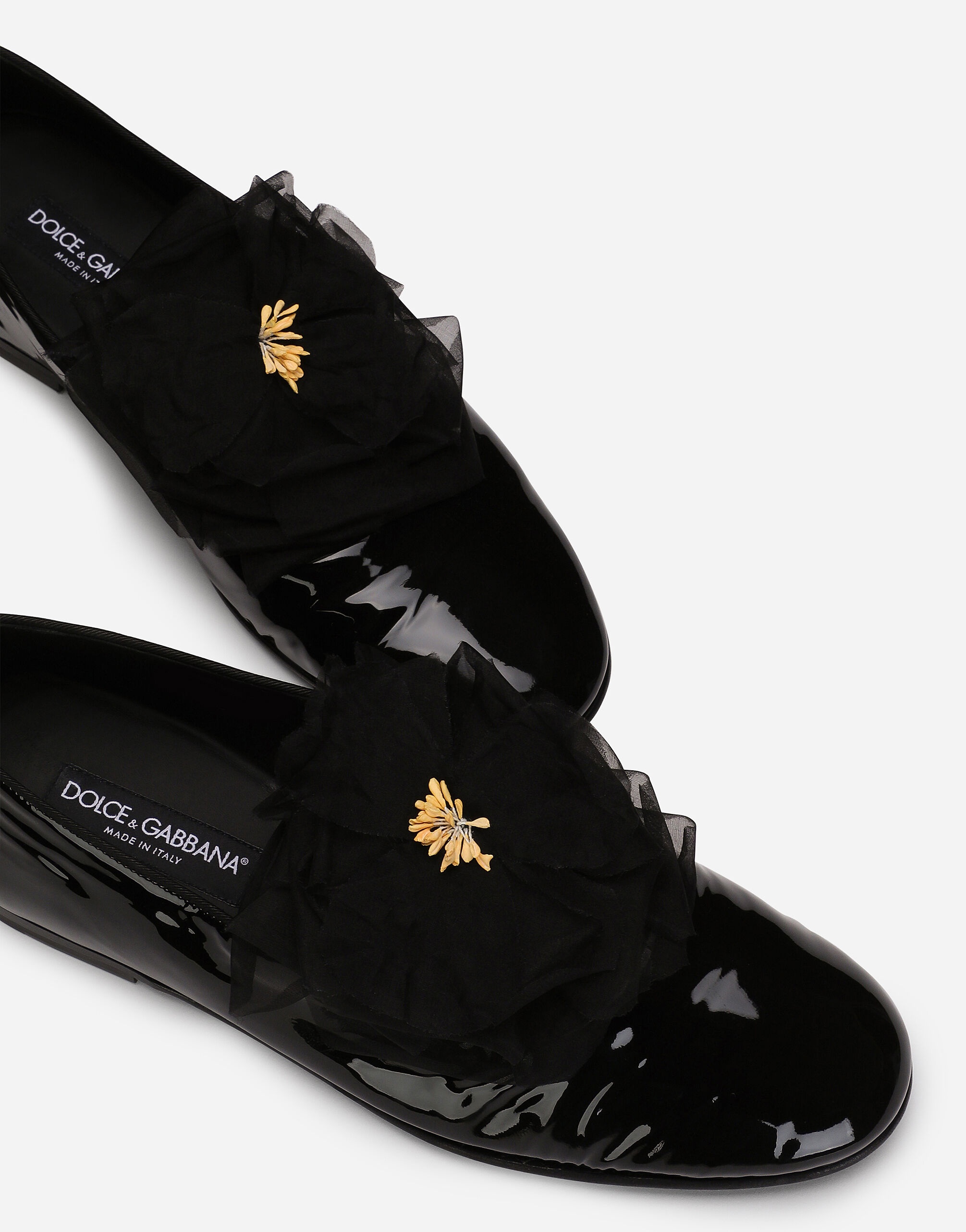 Patent leather slippers with flower appliqué - 5