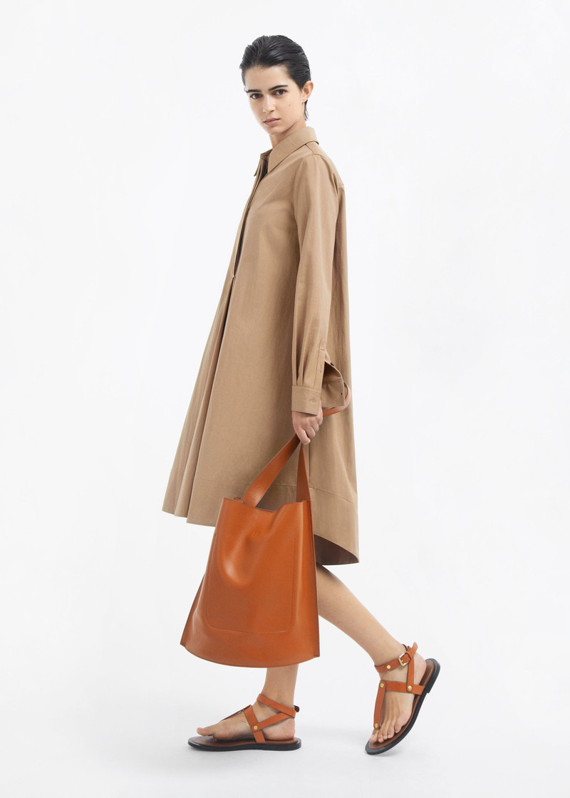 Bucket Tote Bag in Leather 5