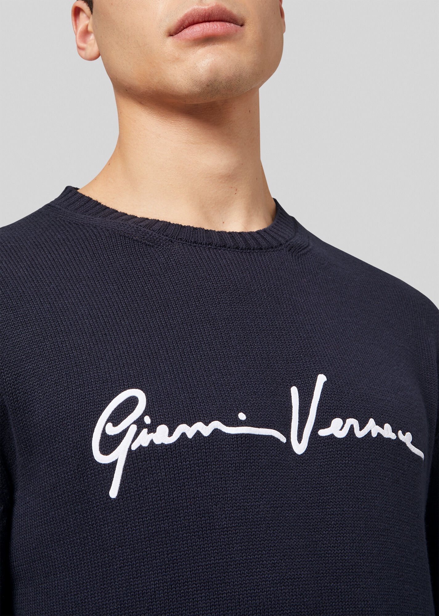 GV Signature Sweater - 5