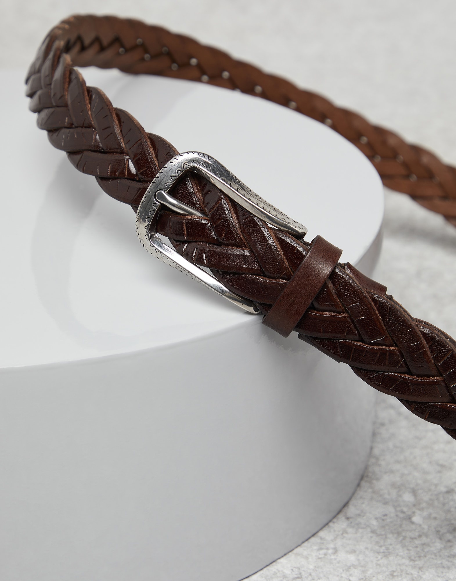 Scratched braided calfskin belt with detailed buckle - 2