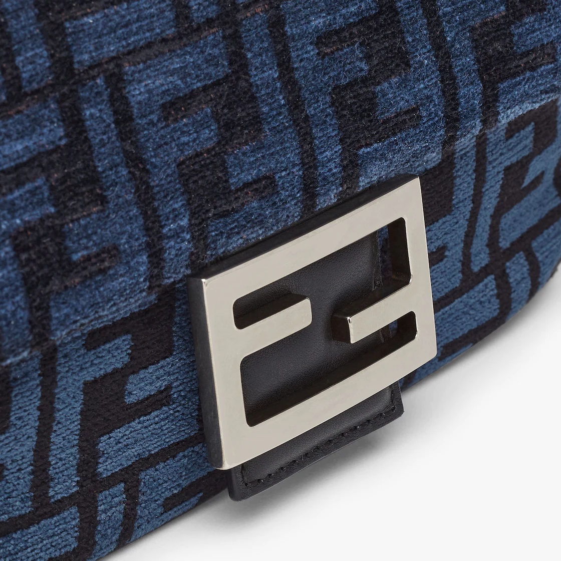 Iconic medium-sized Baguette bag with chain, made of chenille with dark blue FF tapestry motif. Trim - 5