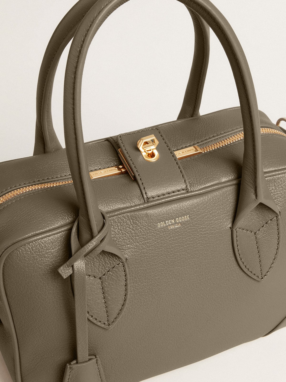 Vita Bag in sage-green sheepskin leather with gold details - 6