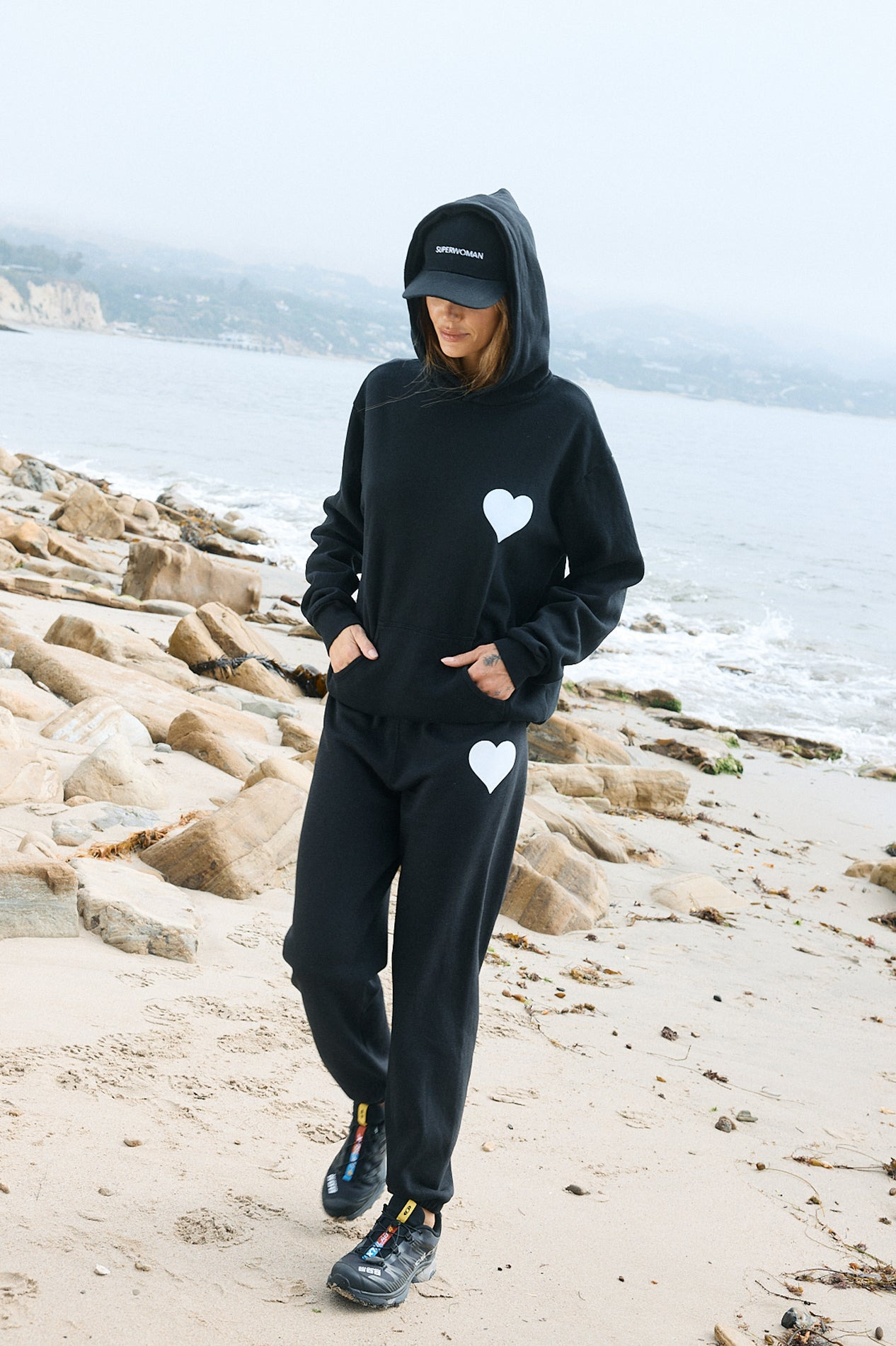 BLACK HEART HOODIE - 3