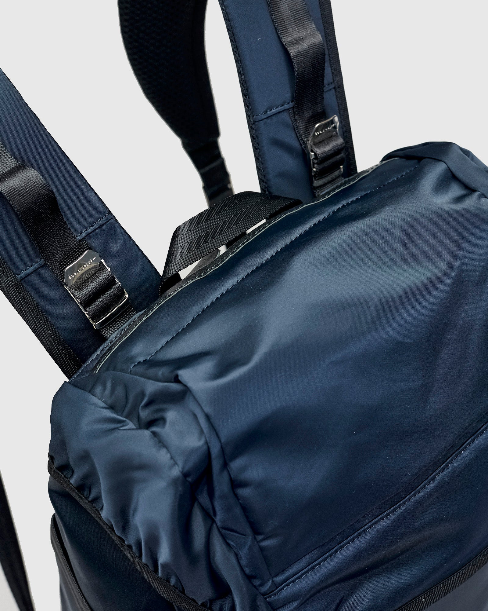 Lightning V2 Backpack in Navy - 6