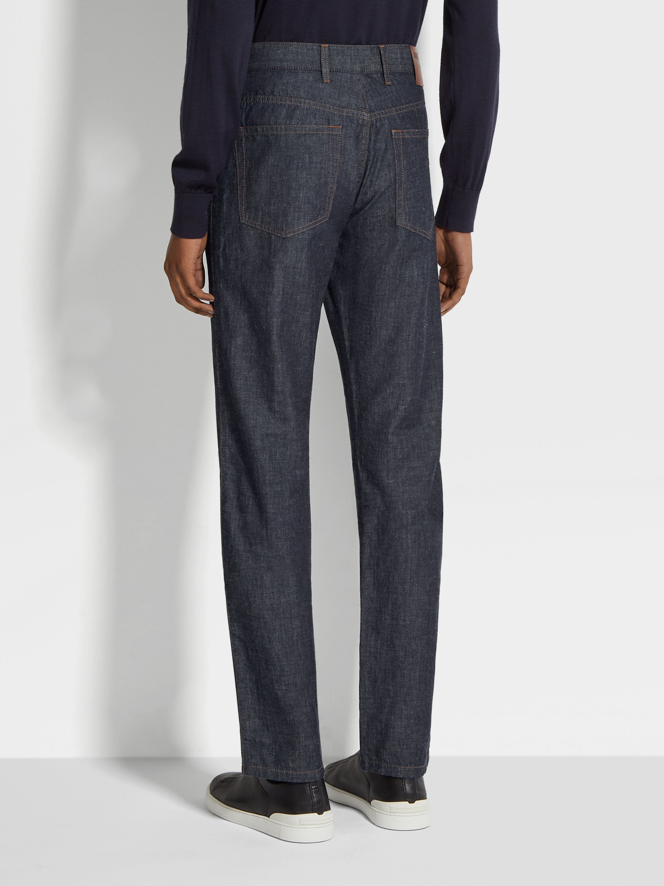 DARK BLUE RINSE-WASHED COTTON AND LINEN ROCCIA JEANS - 5