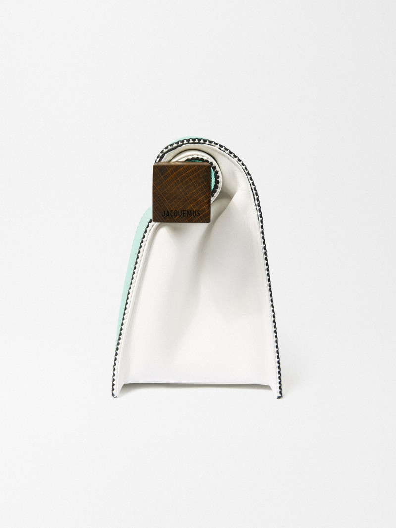 JACQUEMUS The Rond Carré clutch outlook