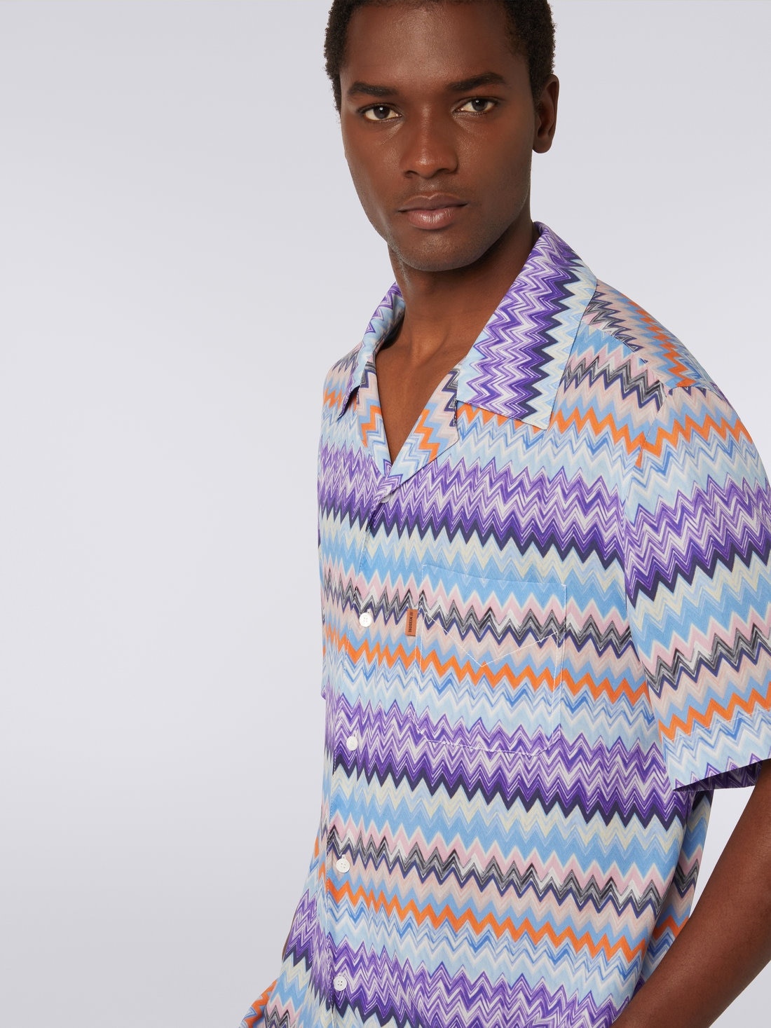 Short-sleeved chevron viscose bowling shirt - 5